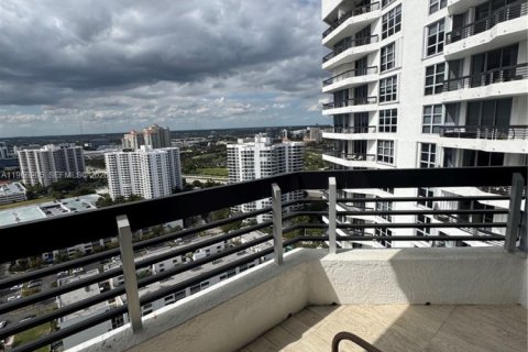 Copropriété à vendre à Aventura, Floride: 2 chambres, 101.36 m2 № 2028529 - photo 2