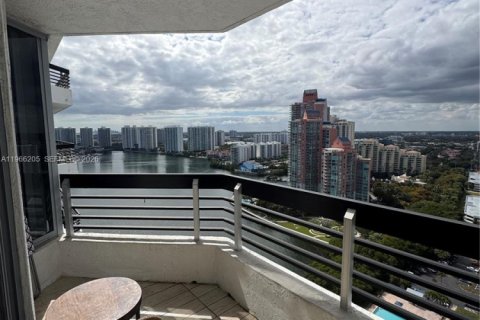 Condo à Aventura, Floride, 2 chambres  № 2028529
