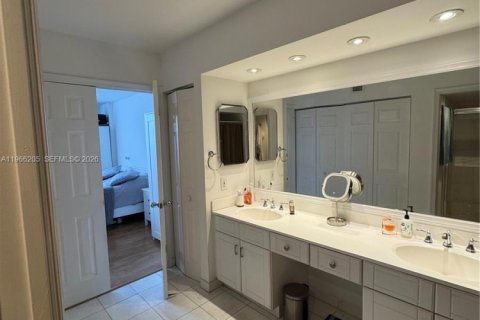 Copropriété à vendre à Aventura, Floride: 2 chambres, 101.36 m2 № 2028529 - photo 14