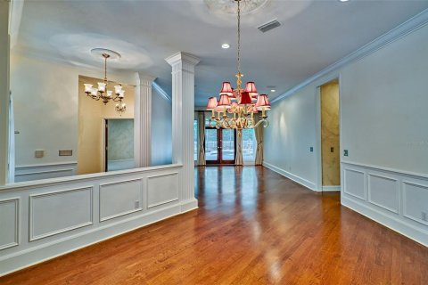 House in Gainesville, Florida 5 bedrooms, 275.36 sq.m. № 1602664 - photo 3