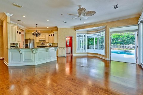 House in Gainesville, Florida 5 bedrooms, 275.36 sq.m. № 1602664 - photo 15