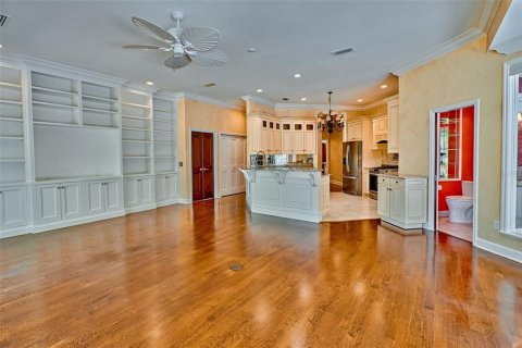 House in Gainesville, Florida 5 bedrooms, 275.36 sq.m. № 1602664 - photo 16