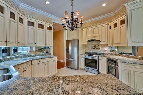 House in Gainesville, Florida 5 bedrooms, 275.36 sq.m. № 1602664 - photo 8