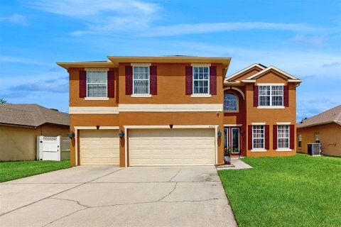 House in Orlando, Florida 5 bedrooms, 310.11 sq.m. № 1801844 - photo 1