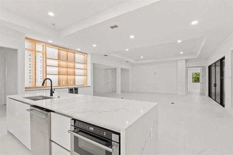 Купить виллу или дом в Малабар, Флорида 13 комнат, 318.38м2, № 1912571 - фото 12