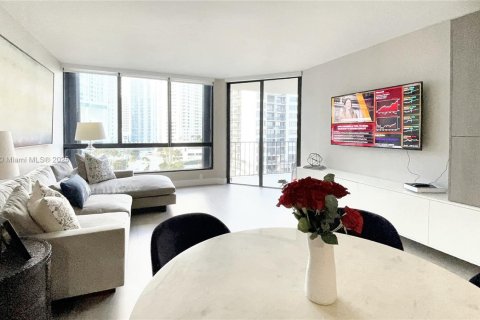 Condo in Miami, Florida, 2 bedrooms  № 1951787 - photo 5
