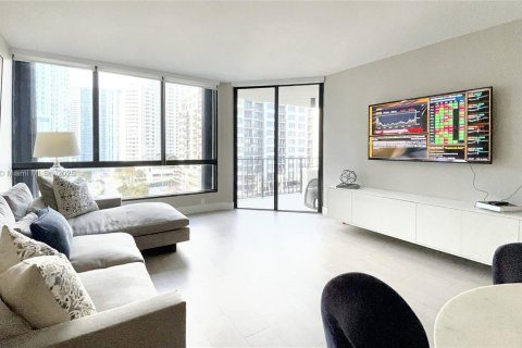 Condo in Miami, Florida, 2 bedrooms  № 1951787 - photo 3