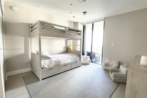 Condo in Miami, Florida, 2 bedrooms  № 1951787 - photo 16