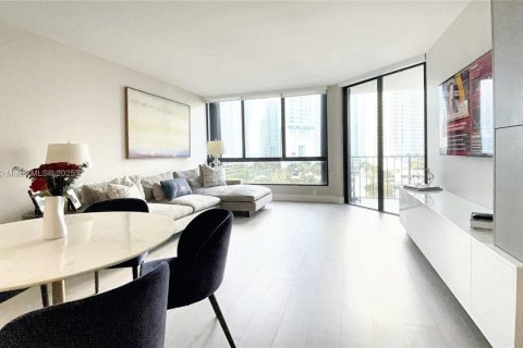 Condo in Miami, Florida, 2 bedrooms  № 1951787 - photo 6