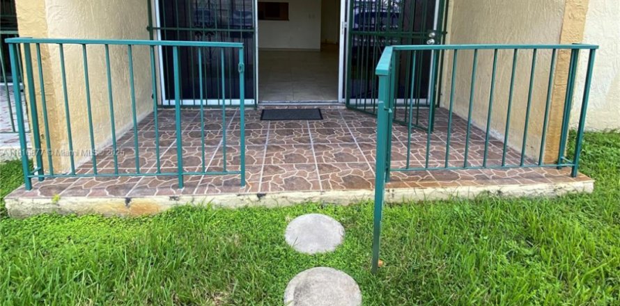 Condo à Hialeah, Floride, 2 chambres № 1772429