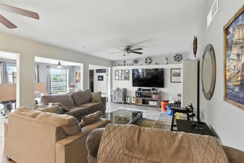 House in North Port, Florida 3 bedrooms, 167.97 sq.m. № 1843905 - photo 16
