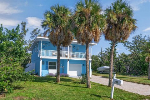 House in Holmes Beach, Florida 2 bedrooms, 96.62 sq.m. № 2095128 - photo 5