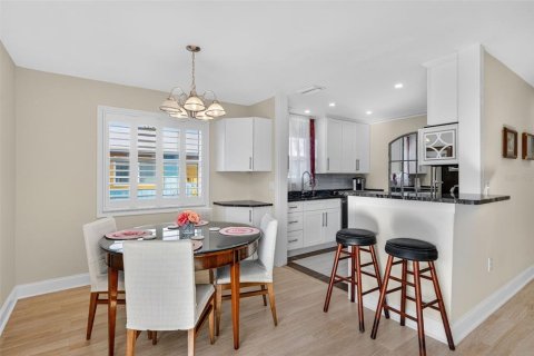 House in Holmes Beach, Florida 2 bedrooms, 96.62 sq.m. № 2095128 - photo 16