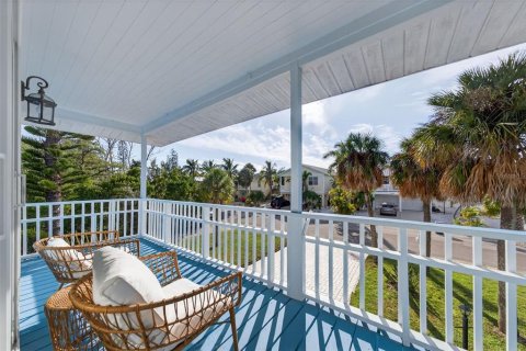 House in Holmes Beach, Florida 2 bedrooms, 96.62 sq.m. № 2095128 - photo 21