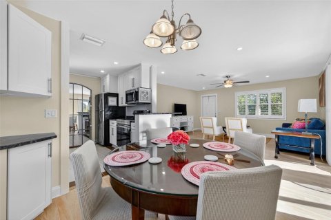 House in Holmes Beach, Florida 2 bedrooms, 96.62 sq.m. № 2095128 - photo 17