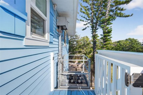 House in Holmes Beach, Florida 2 bedrooms, 96.62 sq.m. № 2095128 - photo 9