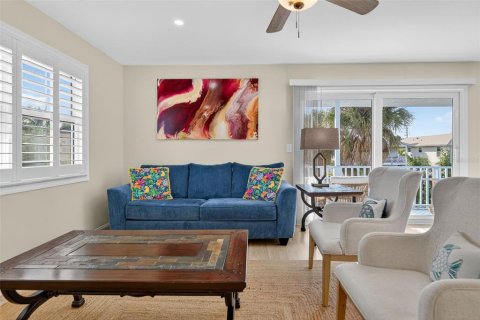 House in Holmes Beach, Florida 2 bedrooms, 96.62 sq.m. № 2095128 - photo 12