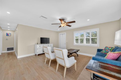 House in Holmes Beach, Florida 2 bedrooms, 96.62 sq.m. № 2095128 - photo 14