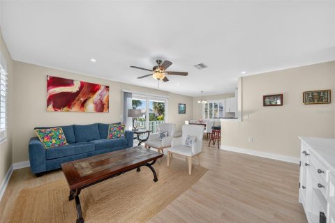 House in Holmes Beach, Florida 2 bedrooms, 96.62 sq.m. № 2095128 - photo 11
