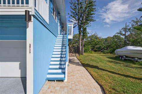 House in Holmes Beach, Florida 2 bedrooms, 96.62 sq.m. № 2095128 - photo 8