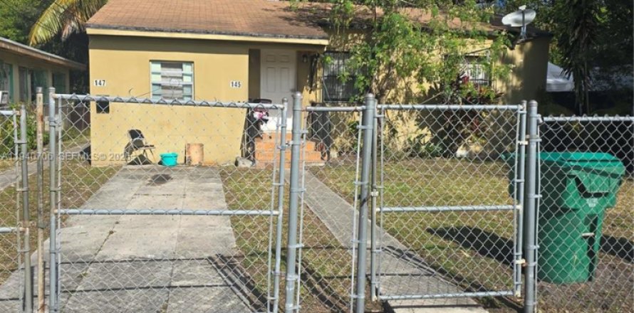 Villa ou maison à Miami, Floride 1 chambre, 137.4 m2 № 1998364