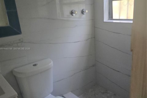 Villa ou maison à louer à Miami, Floride: 1 chambre, 137.4 m2 № 1998364 - photo 5