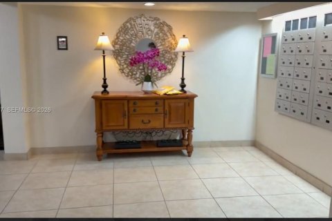 Condominio en venta en Plantation, Florida, 1 dormitorio, 63.17 m2 № 2011639 - foto 8