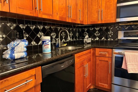 Condominio en venta en Plantation, Florida, 1 dormitorio, 63.17 m2 № 2011639 - foto 4