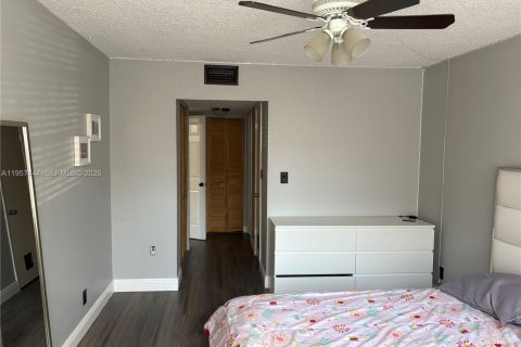 Condominio en venta en Plantation, Florida, 1 dormitorio, 63.17 m2 № 2011639 - foto 7