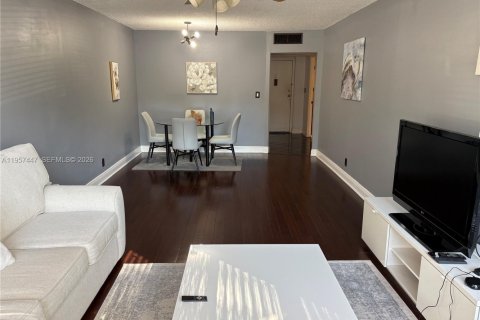 Condominio en Plantation, Florida, 1 dormitorio  № 2011639