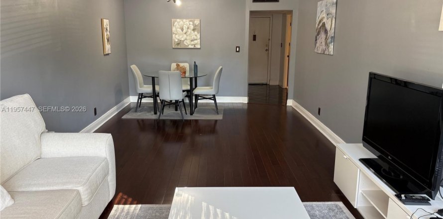 Condominio en Plantation, Florida, 1 dormitorio  № 2011639