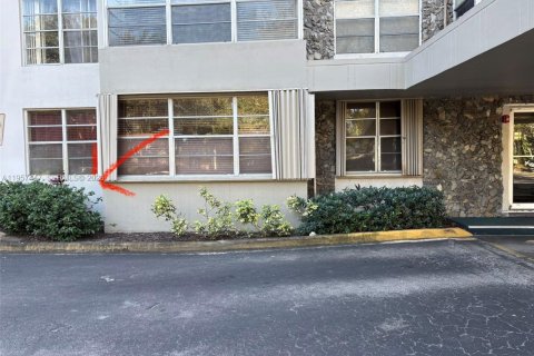 Condominio en venta en Plantation, Florida, 1 dormitorio, 63.17 m2 № 2011639 - foto 11