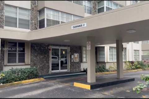 Condominio en venta en Plantation, Florida, 1 dormitorio, 63.17 m2 № 2011639 - foto 10