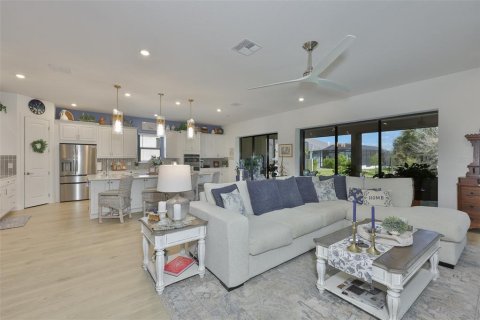 House in Palmetto, Florida 3 bedrooms, 285.4 sq.m. № 2110524 - photo 18