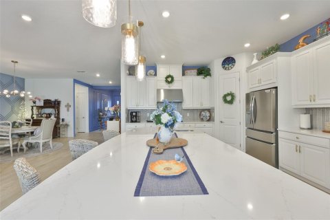 House in Palmetto, Florida 3 bedrooms, 285.4 sq.m. № 2110524 - photo 9