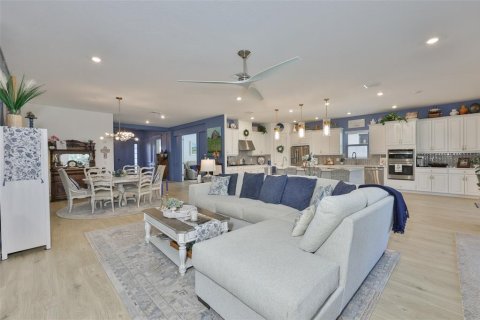 House in Palmetto, Florida 3 bedrooms, 285.4 sq.m. № 2110524 - photo 14
