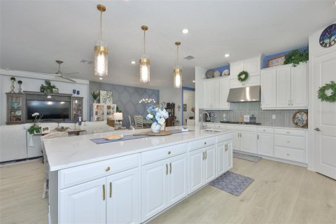 House in Palmetto, Florida 3 bedrooms, 285.4 sq.m. № 2110524 - photo 10