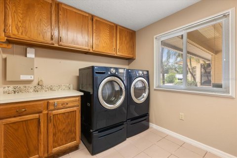 House in Lakeland, Florida 3 bedrooms, 305.28 sq.m. № 1806590 - photo 18