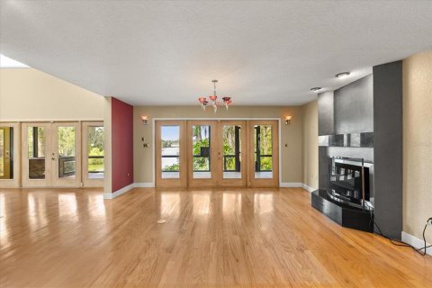 House in Lakeland, Florida 3 bedrooms, 305.28 sq.m. № 1806590 - photo 6