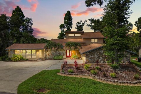 House in Lakeland, Florida 3 bedrooms, 305.28 sq.m. № 1806590 - photo 3