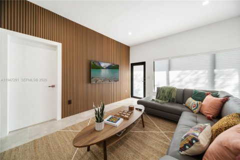Villa ou maison à vendre à Miami, Floride: 4 chambres, 170.29 m2 № 2004614 - photo 8