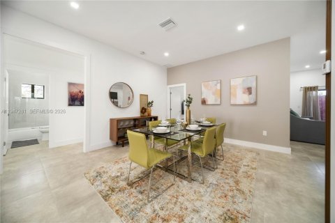 Villa ou maison à vendre à Miami, Floride: 4 chambres, 170.29 m2 № 2004614 - photo 11