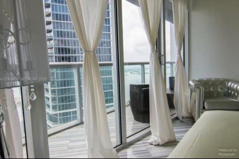 Condo in Miami, Florida, 1 bedroom № 2254142 - photo 11