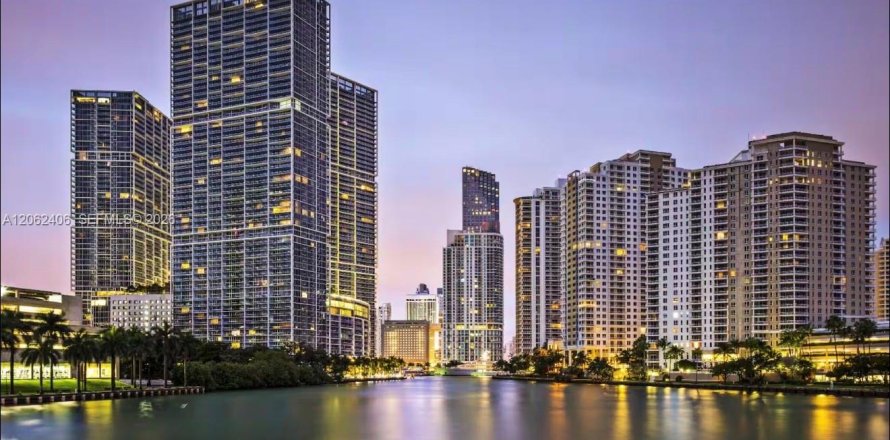 Condo in Miami, Florida, 1 bedroom № 2254142
