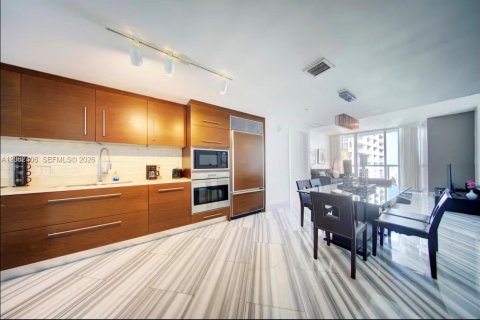 Condo in Miami, Florida, 1 bedroom № 2254142 - photo 5