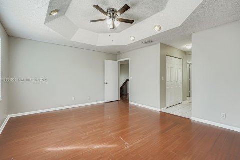 Casa en venta en Miramar, Florida, 4 dormitorios, 221.39 m2 № 1946019 - foto 16