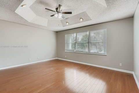 Casa en venta en Miramar, Florida, 4 dormitorios, 221.39 m2 № 1946019 - foto 15