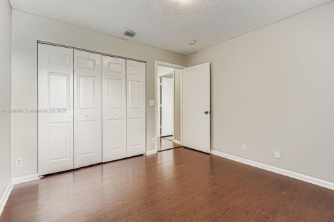 Casa en venta en Miramar, Florida, 4 dormitorios, 221.39 m2 № 1946019 - foto 24
