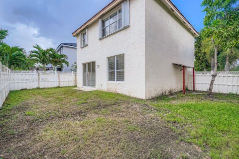 Casa en venta en Miramar, Florida, 4 dormitorios, 221.39 m2 № 1946019 - foto 28