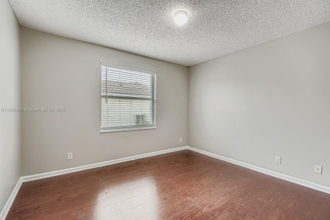Casa en venta en Miramar, Florida, 4 dormitorios, 221.39 m2 № 1946019 - foto 19